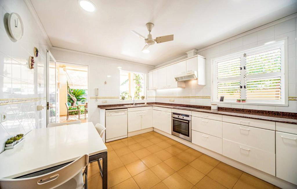 Agradable Villa Junto Al Mar Con Piscina Sagunto Exteriör bild